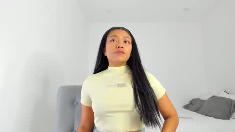 Follow me on instagram and twitter as correaktnees online show from February 2025 11:41:02 AM