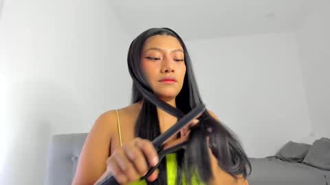 Follow me on instagram and twitter as correaktnees online show from March 2025 07:53:01 AM