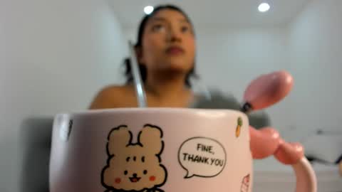 Follow me on instagram and twitter as correaktnees online show from September 2025 07:43:01 AM