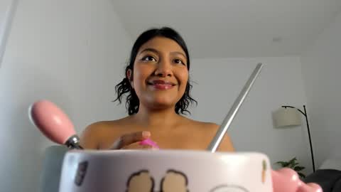 Follow me on instagram and twitter as correaktnees online show from October 2025 06:57:01 AM