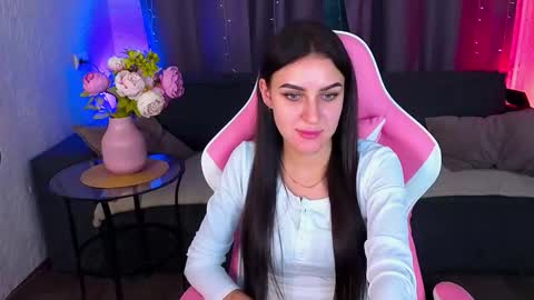 Katrin online show from November 2025 01:11:02 PM