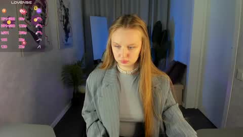 Snapshot of katrina_bail chatting on April 2026 01:04:01 AM Katrina Bail online show from April 2026 01:04:01 AM