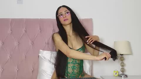 Snapshot of katrina_clarks chatting on April 2026 10:11:02 PM katrina clark online show from April 2026 10:11:02 PM