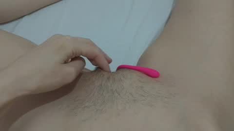 Snapshot of katrinna_arinna chatting on January 2025 12:04:02 PM katrina dont forget to give me thumbs up online show from January 2025 12:04:02 PM