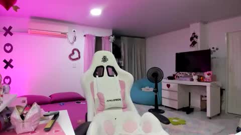 Snapshot of katrinrosex chatting on January 2026 05:29:02 PM Katrin online show from January 2026 05:29:02 PM