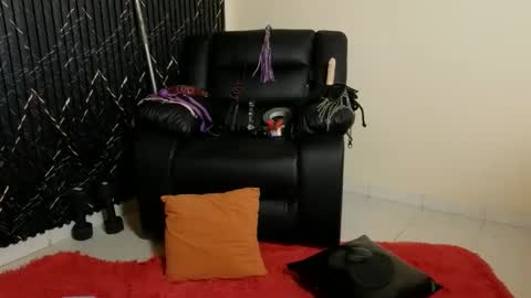 Snapshot of katt_bdsm chatting on September 2025 05:36:01 PM Katt  online show from September 2025 05:36:01 PM