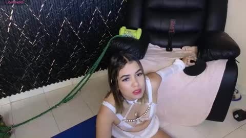 Snapshot of katt_bdsm chatting on October 2025 04:24:02 PM Katt  online show from October 2025 04:24:02 PM
