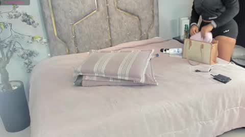 Katerine online show from November 2025 03:38:01 AM