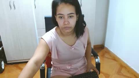 Snapshot of katticloos chatting on April 2026 04:21:02 AM katticloos online show from April 2026 04:21:02 AM