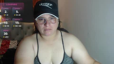 Snapshot of katty_findom_ chatting on June 2026 09:32:02 AM katty online show from June 2026 09:32:02 AM