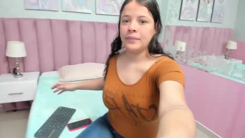 Snapshot of kattycurvy4u chatting on February 2025 12:01:02 PM katty online show from February 2025 12:01:02 PM
