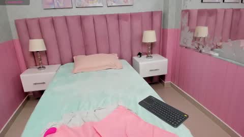 Snapshot of kattycurvy4u chatting on February 2025 12:06:02 PM katty online show from February 2025 12:06:02 PM