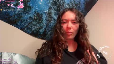 Snapshot of katxxgolding chatting on October 2025 07:05:02 AM Princesse Kat  online show from October 2025 07:05:02 AM