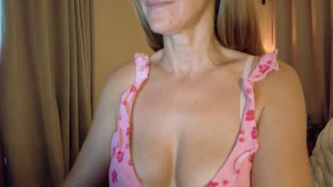 Snapshot of katy_mmm chatting on March 2026 11:43:01 PM Katy online show from March 2026 11:43:01 PM