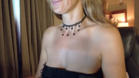 Snapshot of katy_mmm chatting on April 2026 11:32:02 PM Katy online show from April 2026 11:32:02 PM