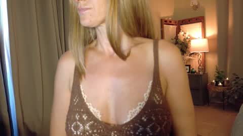 Snapshot of katy_mmm chatting on April 2026 11:18:02 PM Katy online show from April 2026 11:18:02 PM