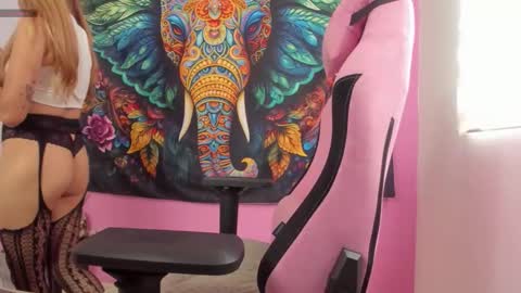 Snapshot of katy_simpsons chatting on November 2025 08:42:02 PM katy simpsons online show from November 2025 08:42:02 PM