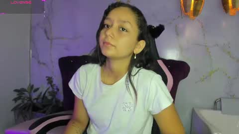 Snapshot of katy_sweet19 chatting on June 2026 10:31:02 AM Katy online show from June 2026 10:31:02 AM