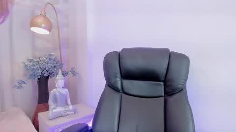 Snapshot of katya_blonde chatting on April 2026 04:46:02 AM katya_blonde online show from April 2026 04:46:02 AM