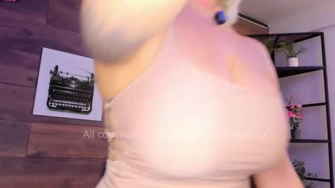 salo  online show from October 2025 06:18:02 PM