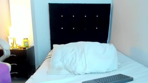 KATYAJHONSS online show from April 2026 12:57:02 AM