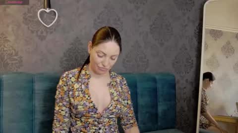 Snapshot of katylinee chatting on April 2026 02:39:01 PM Katyline online show from April 2026 02:39:01 PM