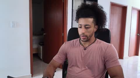 Snapshot of kaurilop chatting on December 2024 08:15:01 PM Kauri Lop online show from December 2024 08:15:01 PM