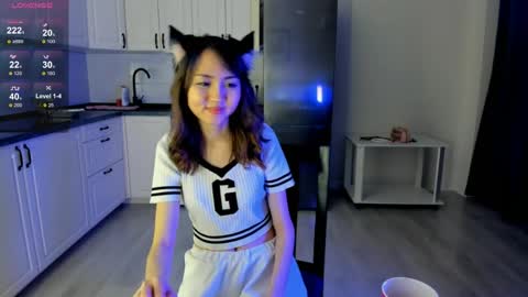 Snapshot of kawai_mai chatting on April 2026 05:30:01 PM mai online show from April 2026 05:30:01 PM