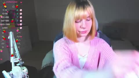 Snapshot of kawaii_power_uwu chatting on January 2025 12:26:01 PM Kira-chan  online show from January 2025 12:26:01 PM