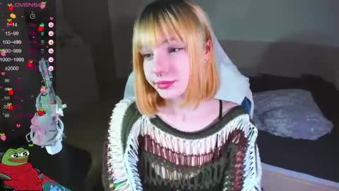 Snapshot of kawaii_power_uwu chatting on January 2025 11:55:01 AM Kira-chan  online show from January 2025 11:55:01 AM