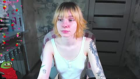 Snapshot of kawaii_power_uwu chatting on February 2025 08:42:02 AM Kira-chan  online show from February 2025 08:42:02 AM