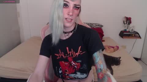 Snapshot of kawaimisfit chatting on January 2025 02:18:01 AM luna   online show from January 2025 02:18:01 AM