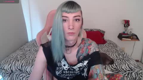 Snapshot of kawaimisfit chatting on February 2025 10:42:01 PM luna   online show from February 2025 10:42:01 PM