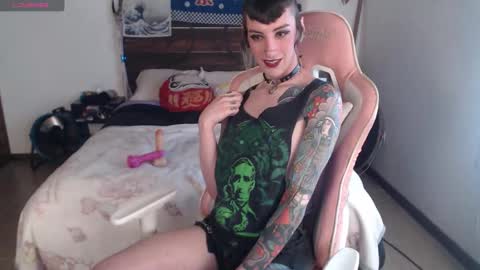 Snapshot of kawaimisfit chatting on October 2025 09:35:02 PM luna   online show from October 2025 09:35:02 PM