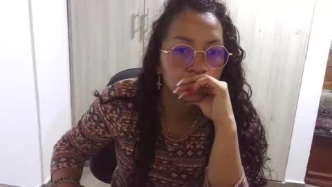  Khawit  online show from February 2025 01:33:01 PM