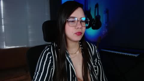 Kay online show from January 2025 07:04:01 PM