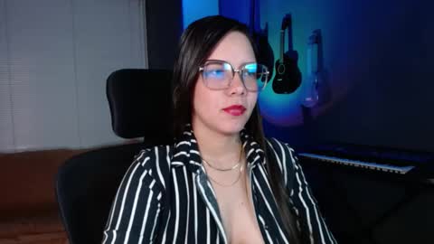 Kay online show from February 2025 03:22:01 AM