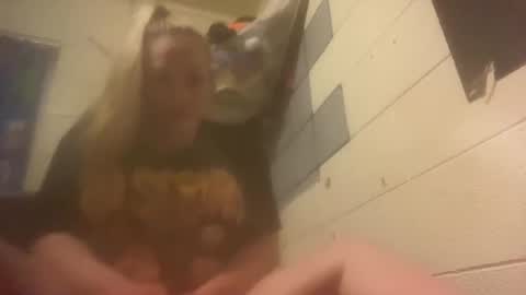 Snapshot of kay_la chatting on March 2026 05:11:01 AM kay_la online show from March 2026 05:11:01 AM