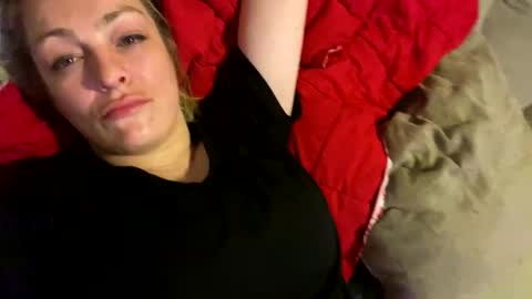 Snapshot of kay_la chatting on April 2026 07:30:01 AM kay_la online show from April 2026 07:30:01 AM