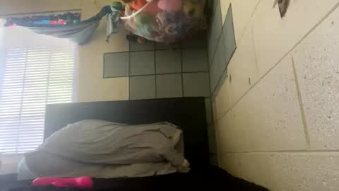 Snapshot of kay_la chatting on April 2026 04:19:01 PM kay_la online show from April 2026 04:19:01 PM