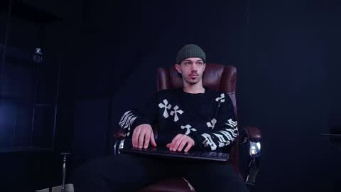 Snapshot of kaydendrew chatting on December 2025 05:12:02 AM KaydenDrew online show from December 2025 05:12:02 AM