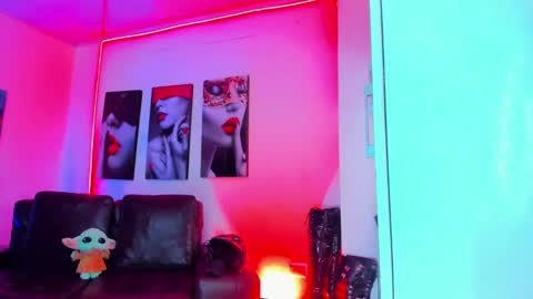 CAMILA online show from February 2025 06:01:01 PM