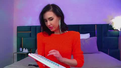 Kayla online show from June 2026 02:33:01 PM
