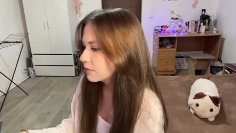 Nyelle online show from April 2026 03:17:02 PM