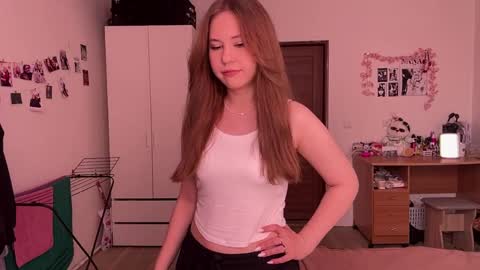 Nyelle online show from May 2026 01:15:02 PM