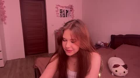 Nyelle online show from May 2026 12:10:02 PM