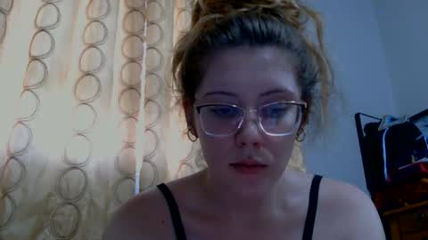 Snapshot of kayleekakesnslim chatting on May 2026 08:25:02 PM kaylee kakes online show from May 2026 08:25:02 PM