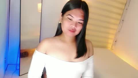 Snapshot of kayleepinay chatting on February 2025 01:19:01 AM Y O U R        F U T U R E       K A Y L E E  online show from February 2025 01:19:01 AM