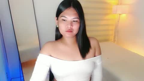Snapshot of kayleepinay chatting on February 2025 11:06:02 AM Y O U R        F U T U R E       K A Y L E E  online show from February 2025 11:06:02 AM