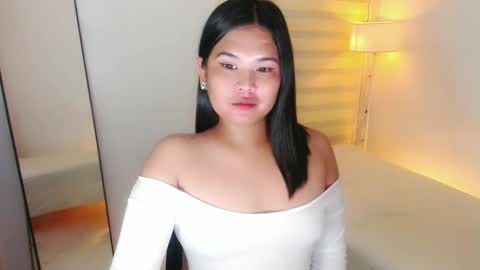 Snapshot of kayleepinay chatting on February 2025 01:33:01 PM Y O U R        F U T U R E       K A Y L E E  online show from February 2025 01:33:01 PM